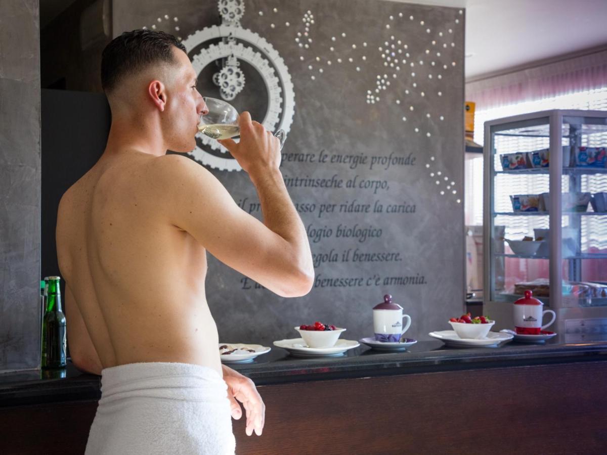 Locanda Al Castello Wellness Resort ชิวีดาเล เดล ฟรีอูลี ภายนอก รูปภาพ