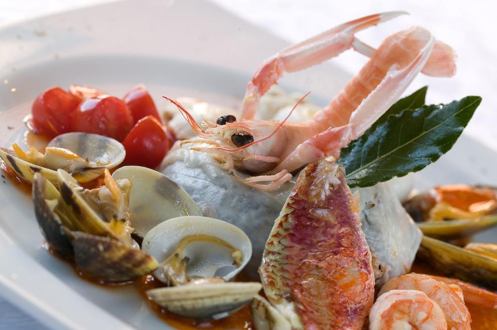 Locanda Al Castello Wellness Resort ชิวีดาเล เดล ฟรีอูลี ภายนอก รูปภาพ